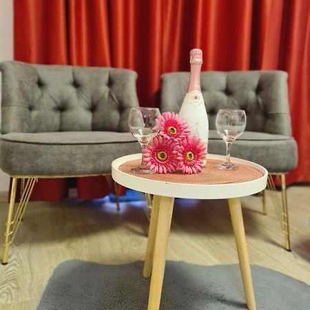 Studio Red Appartement Braşov Buitenkant foto