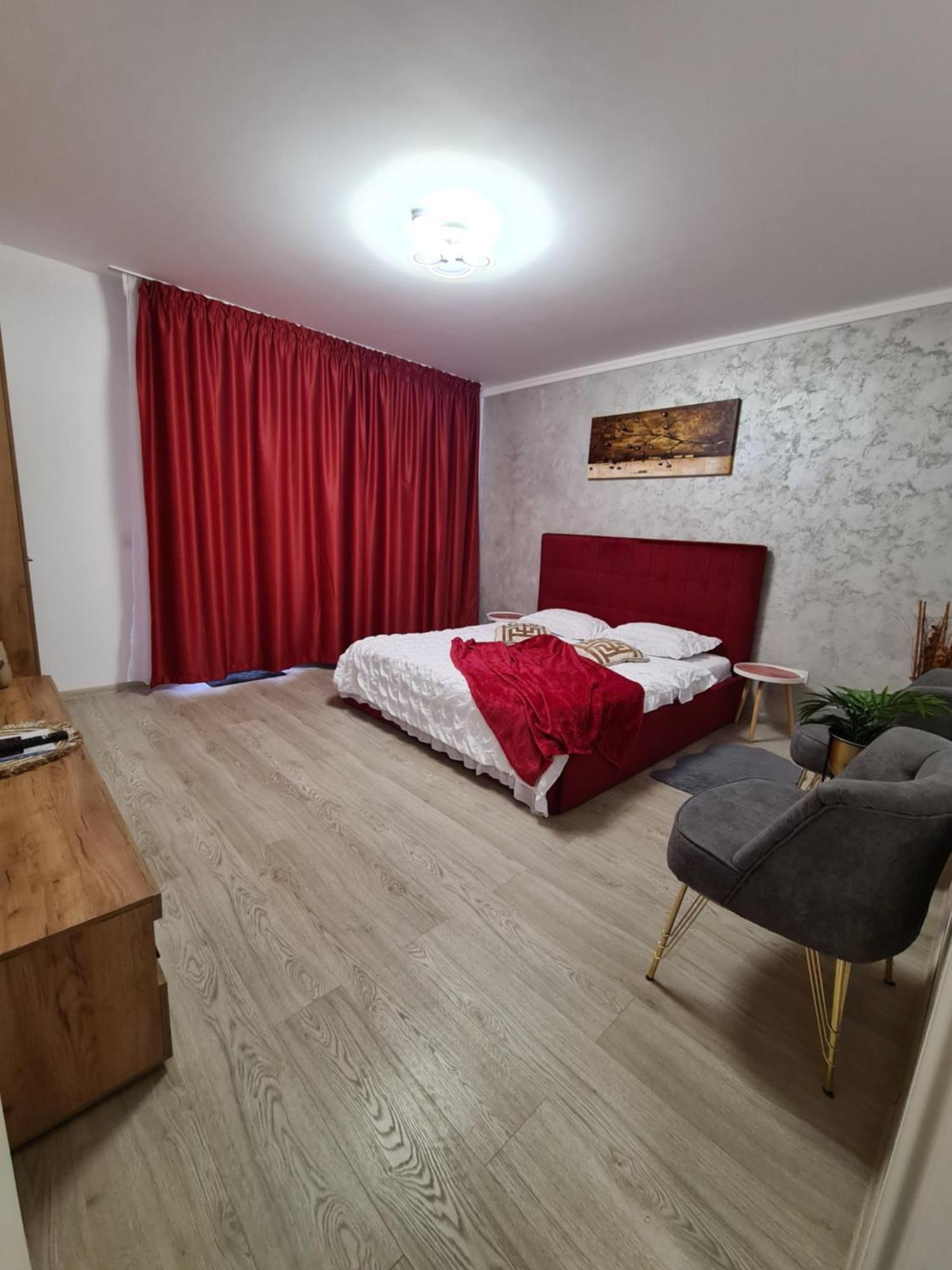 Studio Red Appartement Braşov Buitenkant foto